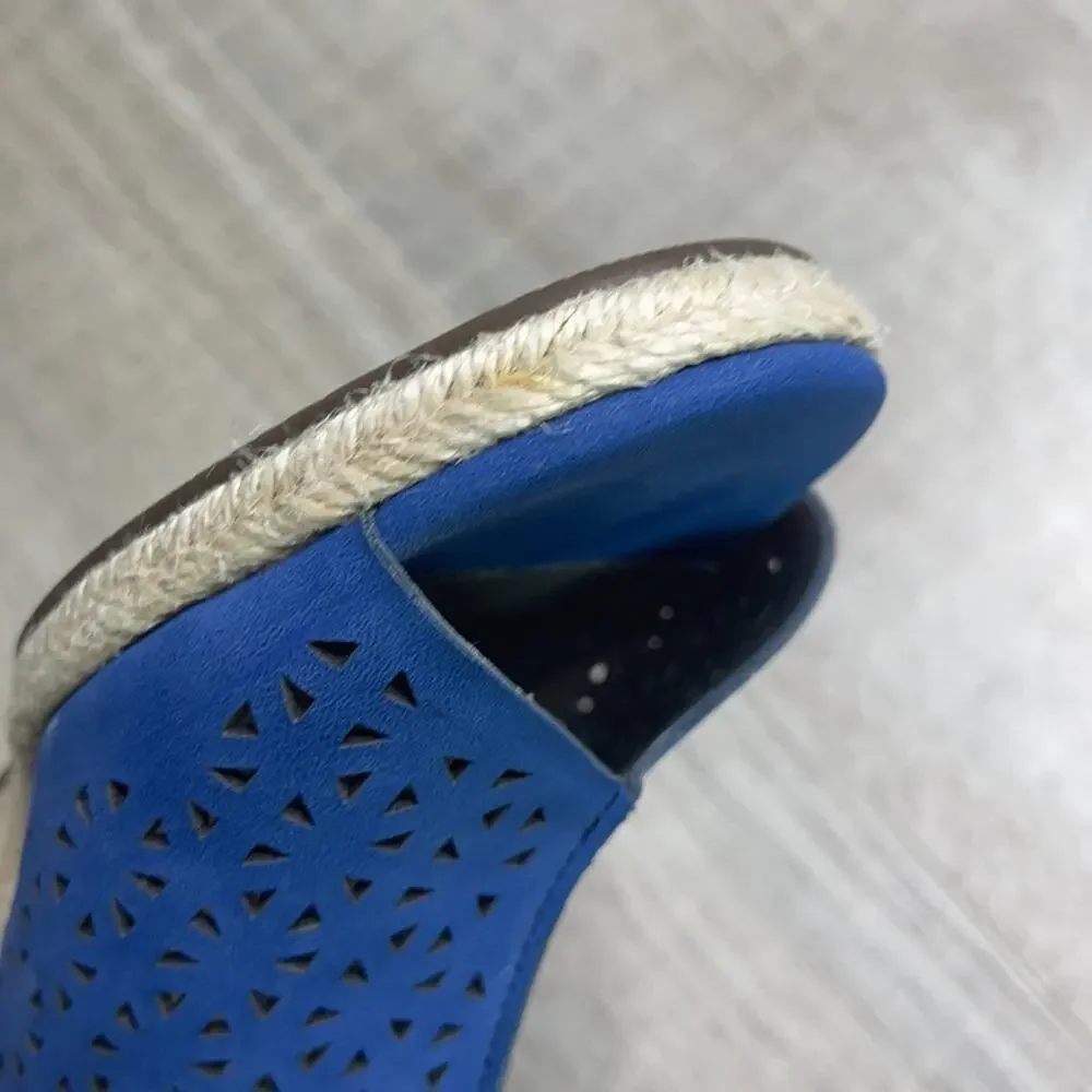 ARRAY Women's Lakeview Blue Faux Leather Wedge